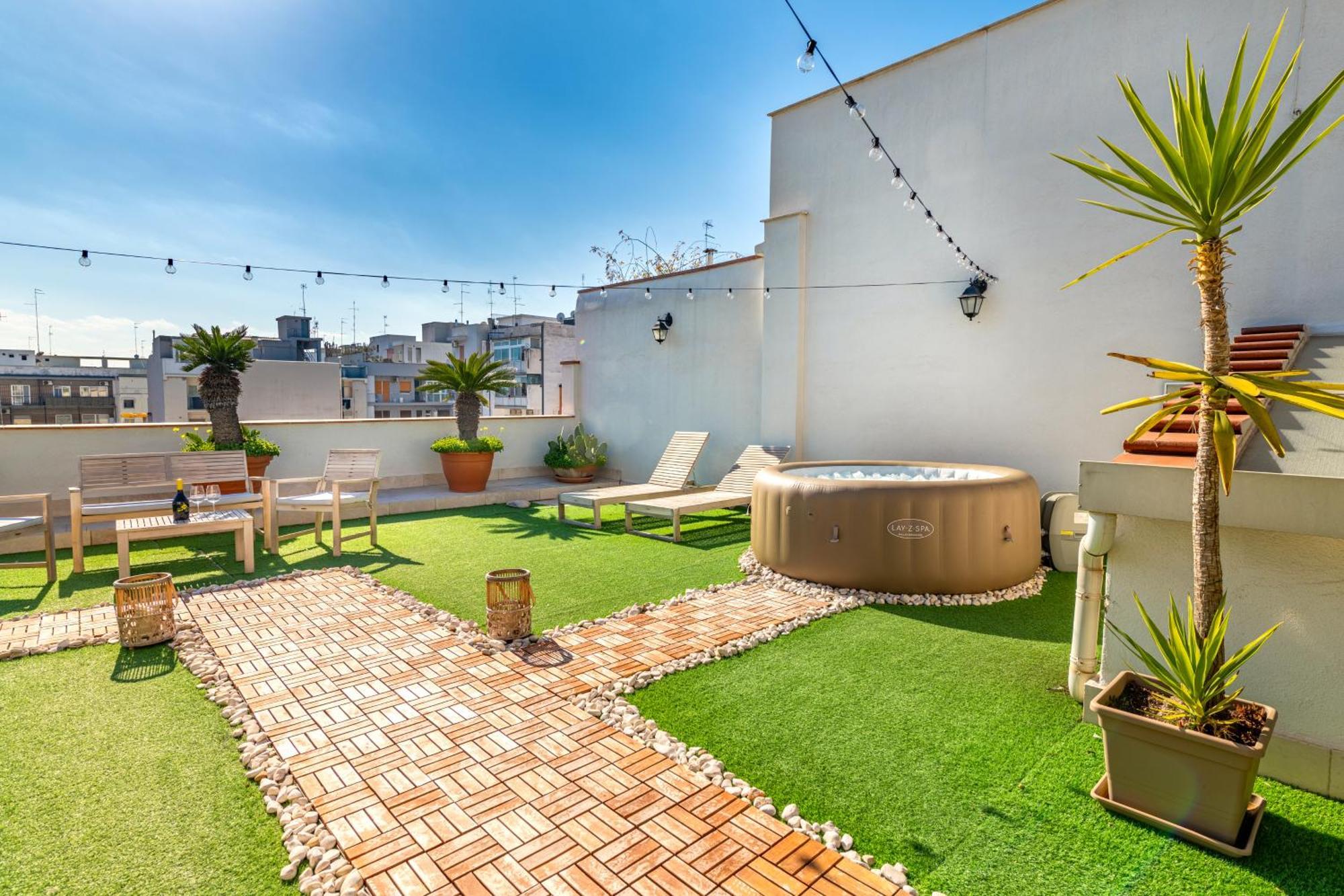 150Mq Rooftop Paradise - Spacious Private Terrace Бари Экстерьер фото