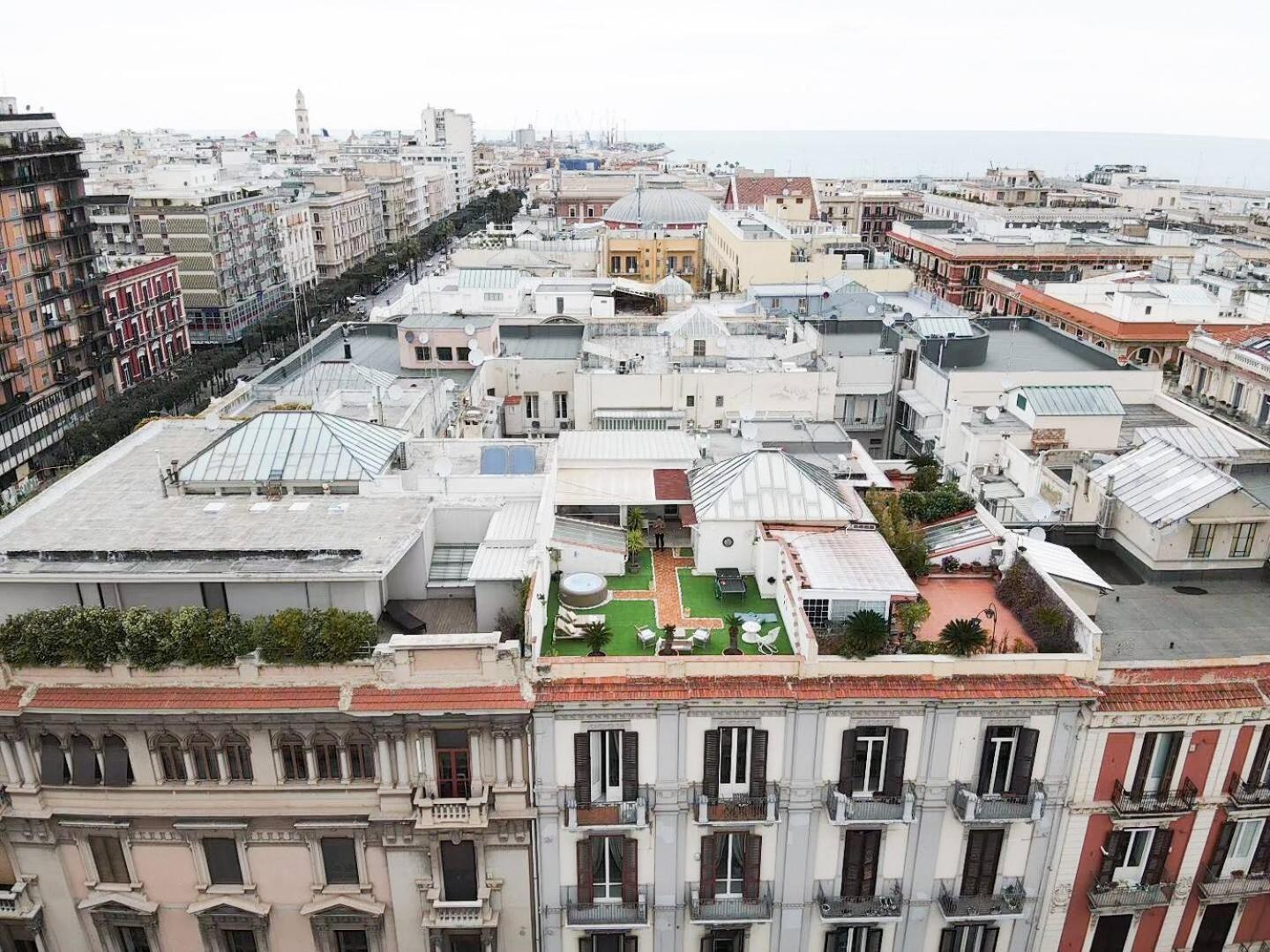 150Mq Rooftop Paradise - Spacious Private Terrace Бари Экстерьер фото